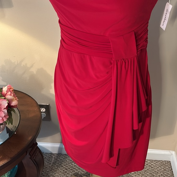 NWT Sexy red slinky dress with slimming ruched waist. - Picture 2 of 9